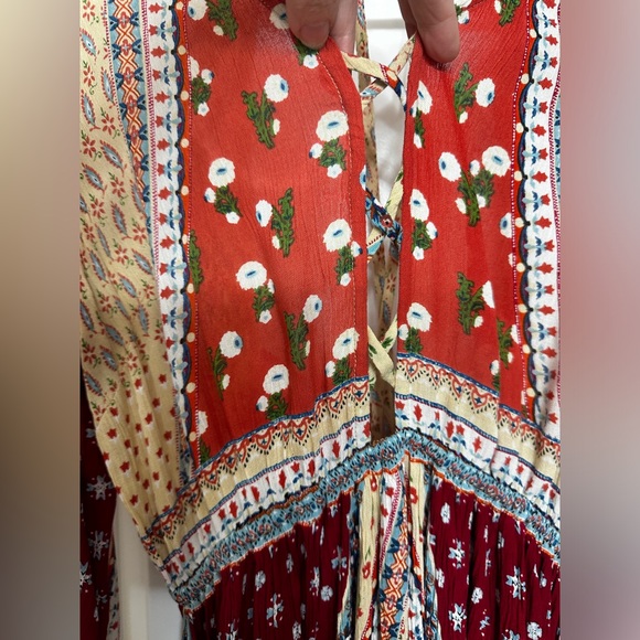 Vintage Boho Sundress with front and back cutout, elastic waist and button wrist - Picture 6 of 7